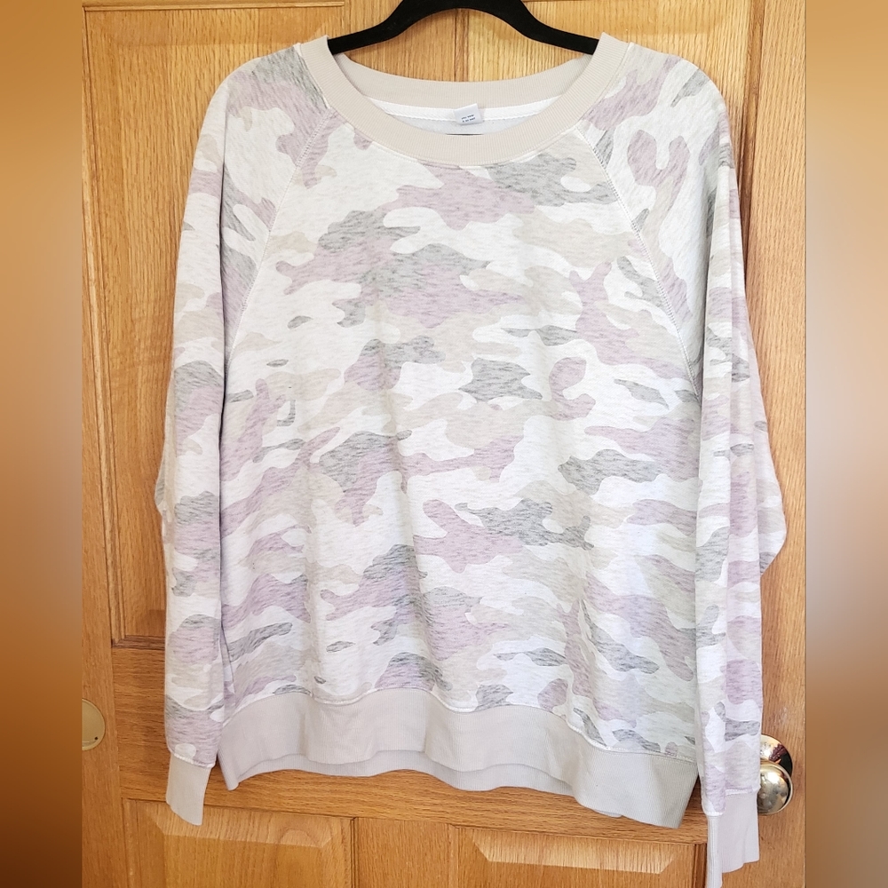Camo Crew Neck Sweatshirt